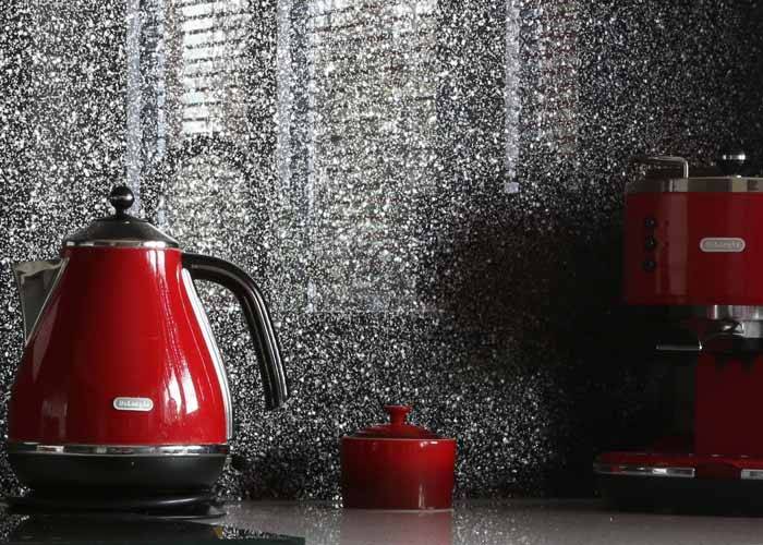 luxury splashback with red appliances