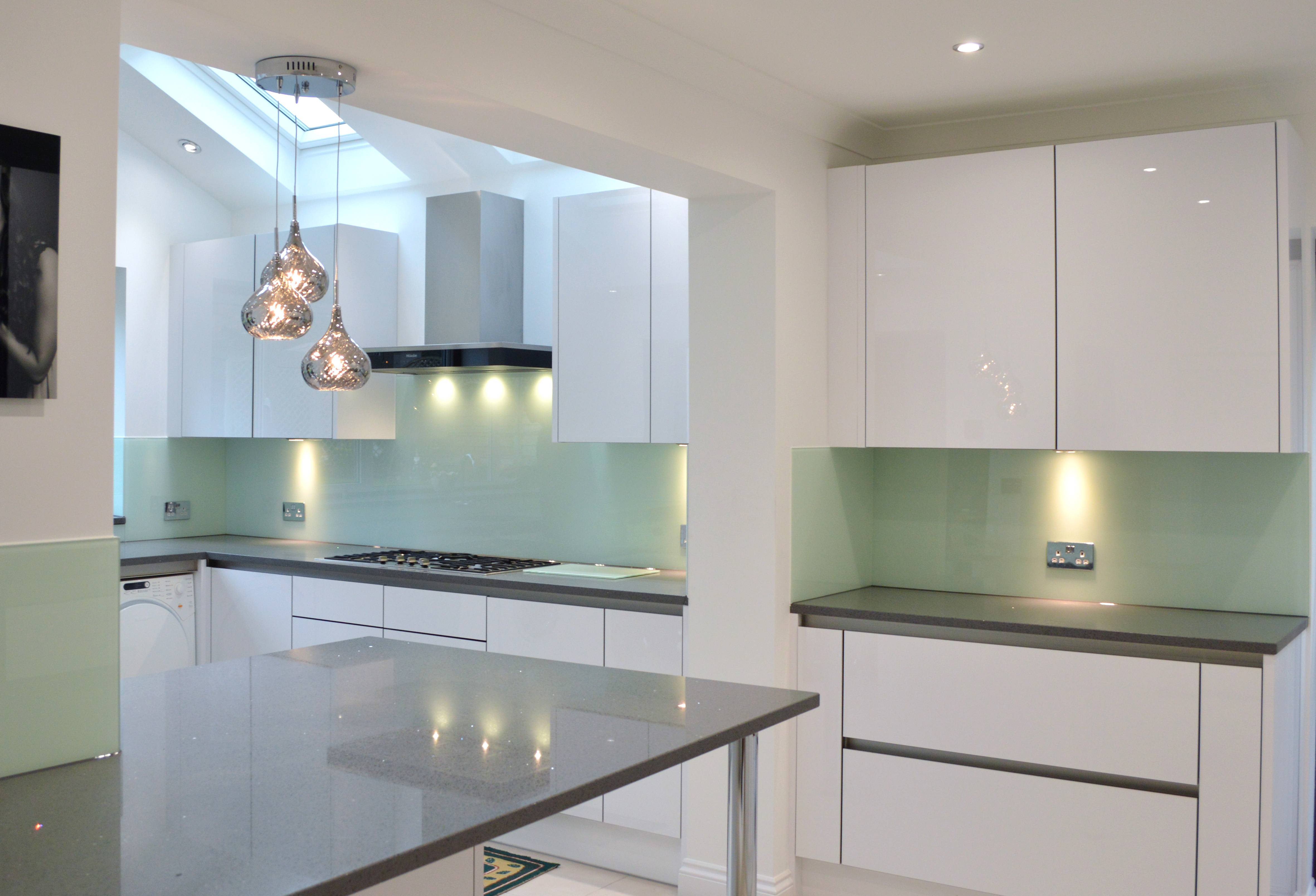 white green glass kitchen splashback glossy