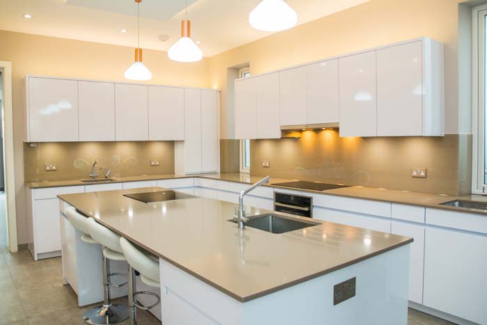 Coloured Glossy Glass Worktop 6
